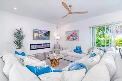 2585 Clematis Street, Sarasota, FL 34239 - Photo 11