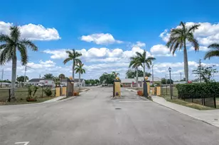 1439 Las Villas Blvd, Sebring, FL 33870 - Photo 9