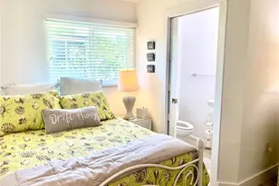 1714 Meadowood St, Sarasota, FL 34231 - Photo 63