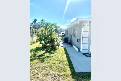 1714 Meadowood Street, Sarasota, FL 34231 - Photo 7