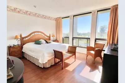 1065 Gulf Of Mexico Drive #302, Longboat Key, FL 34228 - Photo 9