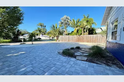 2431 Loma Linda Street, Sarasota, FL 34239 - Photo 5