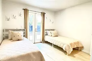2431 Loma Linda St, Sarasota, FL 34239 - Photo 21