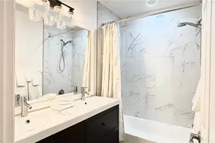 2431 Loma Linda St, Sarasota, FL 34239 - Photo 17