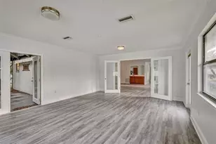 7861 Pine Trace Dr, Sarasota, FL 34243 - Photo 17