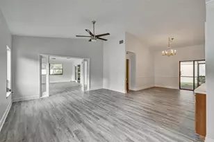 7861 Pine Trace Dr, Sarasota, FL 34243 - Photo 11