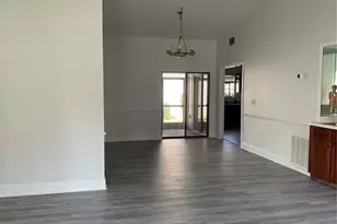 7861 Pine Trace Dr, Sarasota, FL 34243 - Photo 11