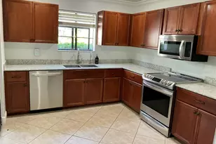 7861 Pine Trace Dr, Sarasota, FL 34243 - Photo 7