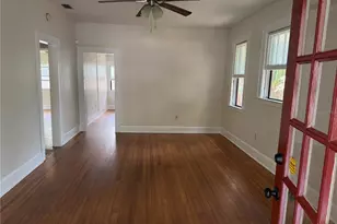 1569 7th St, Sarasota, FL 34236 - Photo 5