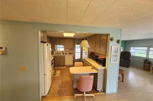 5317 Chateau Ln, Bradenton, FL 34207 - Photo 9