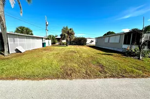 23 Flores Dr, Palmetto, FL 34221 - Photo 1