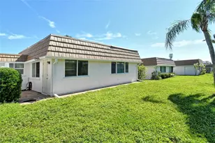2607 Riverbluff Pkwy, Sarasota, FL 34231 - Photo 27