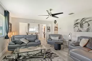 2607 Riverbluff Pkwy, Sarasota, FL 34231 - Photo 9