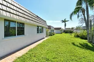 2607 Riverbluff Pkwy, Sarasota, FL 34231 - Photo 29