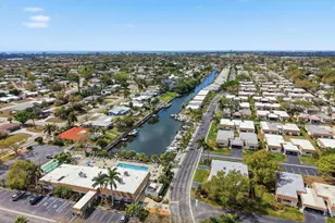 2607 Riverbluff Pkwy, Sarasota, FL 34231 - Photo 43