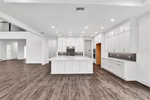 2477 Waterfront Cir, Sarasota, FL 34240 - Photo 5