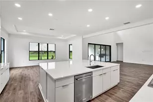 2477 Waterfront Cir, Sarasota, FL 34240 - Photo 7