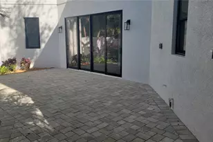 2318 Bay St, Sarasota, FL 34237 - Photo 7