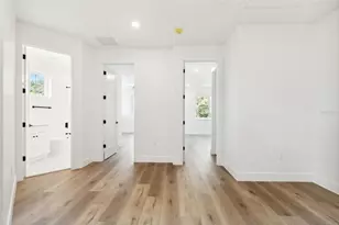 2318 Bay St, Sarasota, FL 34237 - Photo 33