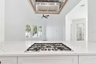 2318 Bay St, Sarasota, FL 34237 - Photo 19