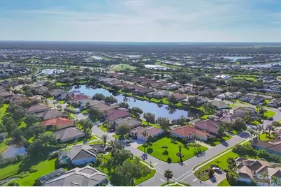 2921 Seasons Boulevard, Sarasota, FL 34240 - Photo 5