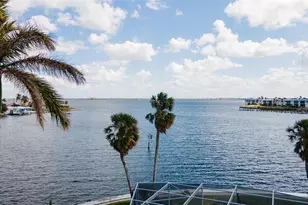 543 Key Royale Dr, Holmes Beach, FL 34217 - Photo 21