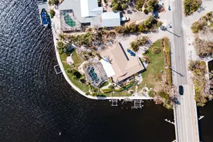 543 Key Royale Dr, Holmes Beach, FL 34217 - Photo 17