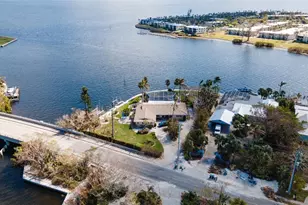 543 Key Royale Dr, Holmes Beach, FL 34217 - Photo 1