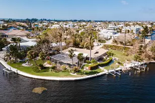 543 Key Royale Dr, Holmes Beach, FL 34217 - Photo 7