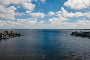 543 Key Royale Dr, Holmes Beach, FL 34217 - Photo 19