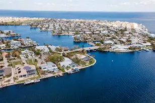 543 Key Royale Dr, Holmes Beach, FL 34217 - Photo 13