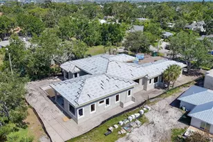 1802 Field Rd, Sarasota, FL 34231 - Photo 9