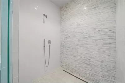 1591 Gulf Of Mexico Drive #413, Longboat Key, FL 34228 - Photo 25