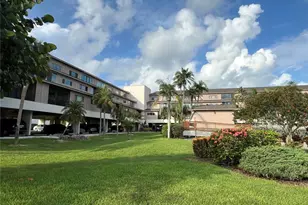 9604 Cortez Rd W, Bradenton, FL 34210 - Photo 1