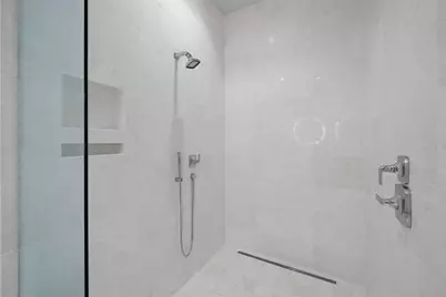 1591 Gulf Of Mexico Drive #515, Longboat Key, FL 34228 - Photo 21