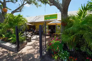 467 Canal Rd, Sarasota, FL 34242 - Photo 53