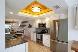 1315 Siesta Bayside Dr, Sarasota, FL 34242 - Photo 9