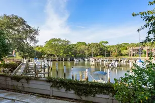 1519 Pelican Point Dr, Sarasota, FL 34231 - Photo 29