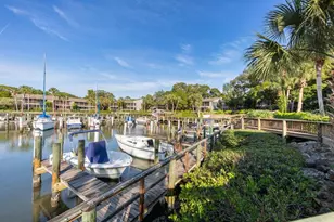 1519 Pelican Point Dr, Sarasota, FL 34231 - Photo 47