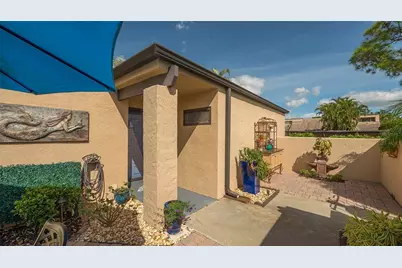 5239 Myrtle Wood, Sarasota, FL 34235 - Photo 5