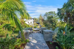 1899 Buccaneer Cir, Sarasota, FL 34231 - Photo 51