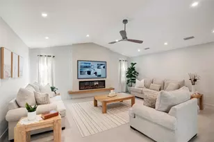 1899 Buccaneer Cir, Sarasota, FL 34231 - Photo 23