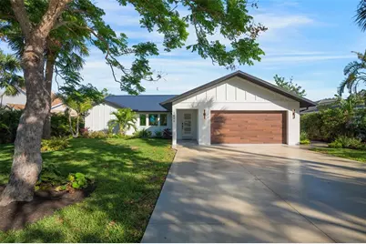 1899 Buccaneer Circle, Sarasota, FL 34231 - Photo 3