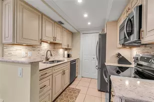 4119 61st Ave Terrace W, Bradenton, FL 34210 - Photo 9