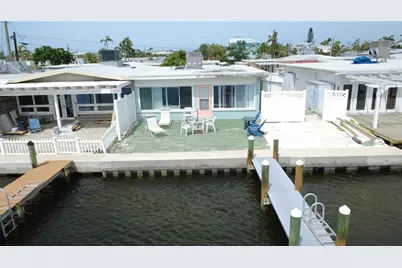 23 Seaside Court, Holmes Beach, FL 34217 - Photo 5