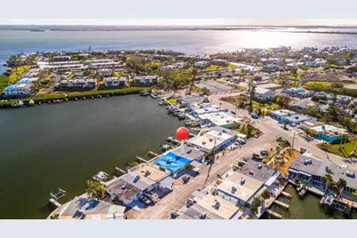 23 Seaside Court, Holmes Beach, FL 34217 - Photo 5