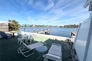 23 Seaside Ct, Holmes Beach, FL 34217 - Photo 13