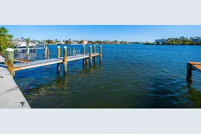 23 Seaside Court, Holmes Beach, FL 34217 - Photo 15