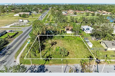 1307 15th Street E, Bradenton, FL 34208 - Photo 1