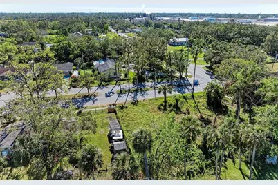 1307 15th Street E, Bradenton, FL 34208 - Photo 9